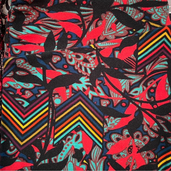 LuLaRoe Tall & Curvy Leggings - Picture 7 of 7